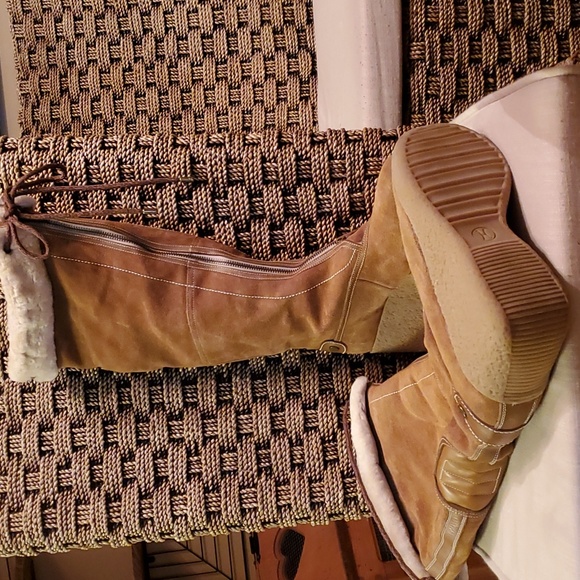 Cole Haan Shearling Tall Zip Up Platform Boots Size 8 - Picture 2 of 12